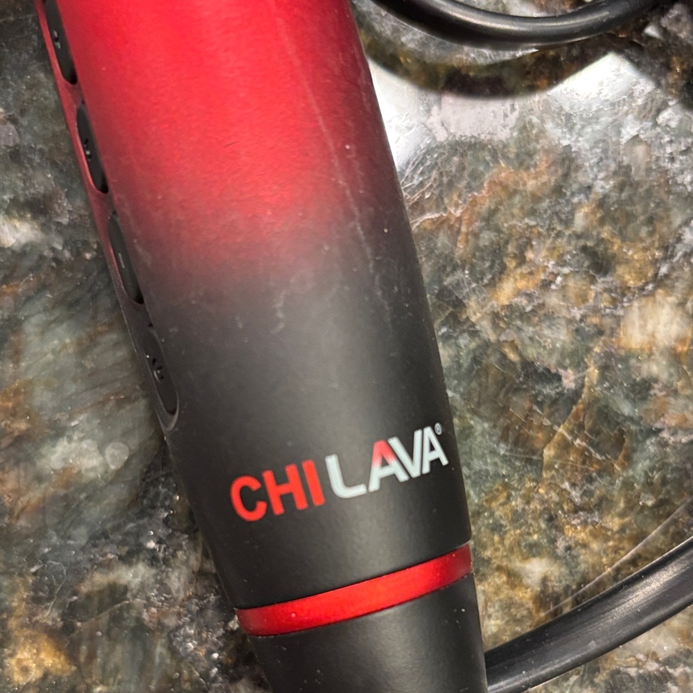 CHI Lava Red Spin and Curl Hair Curler - Picture 2 of 4